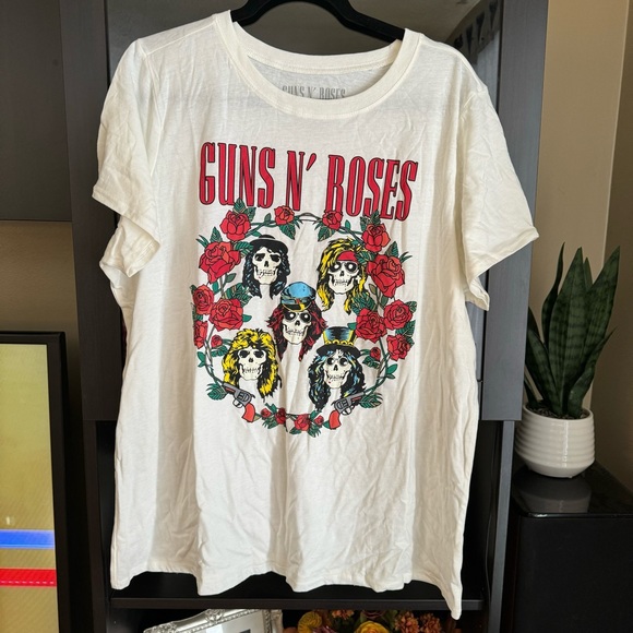 NWT Torrid Guns N Roses Ivory Tee 2 - Picture 5 of 7